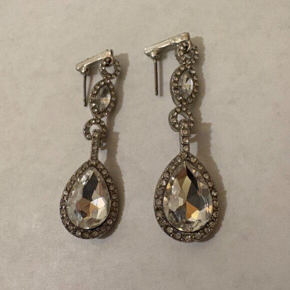 Silver Diamond Costume Jewelry - Picture 1 of 3